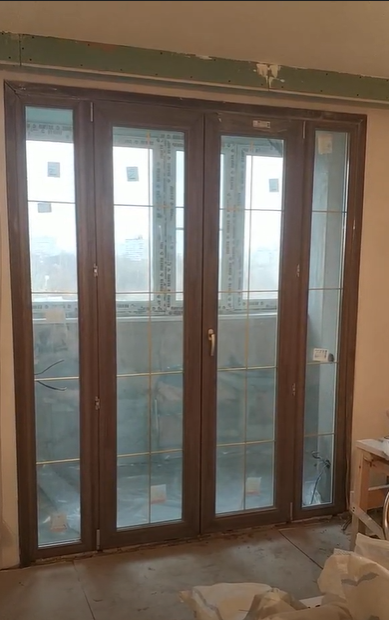 Установка ламинированных балконных дверей